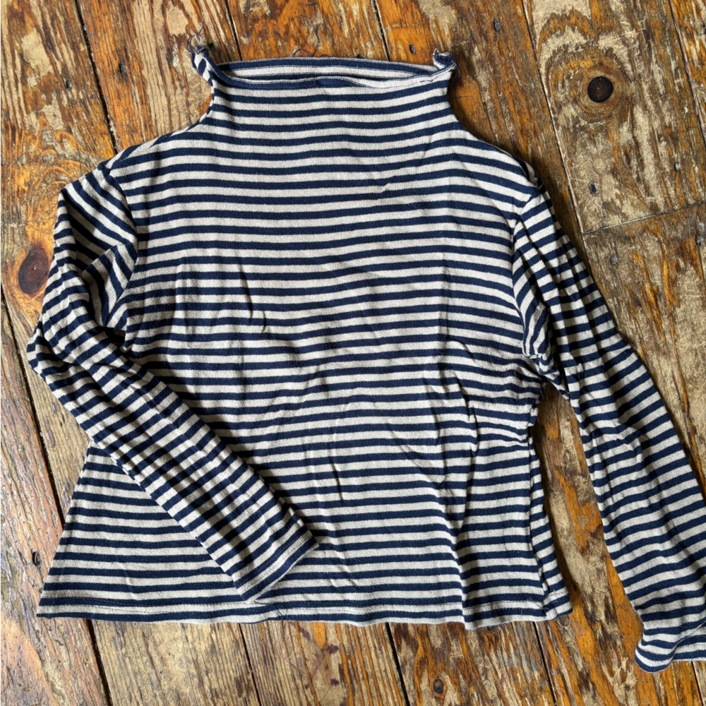 Gamine Navy and Tan knit top
